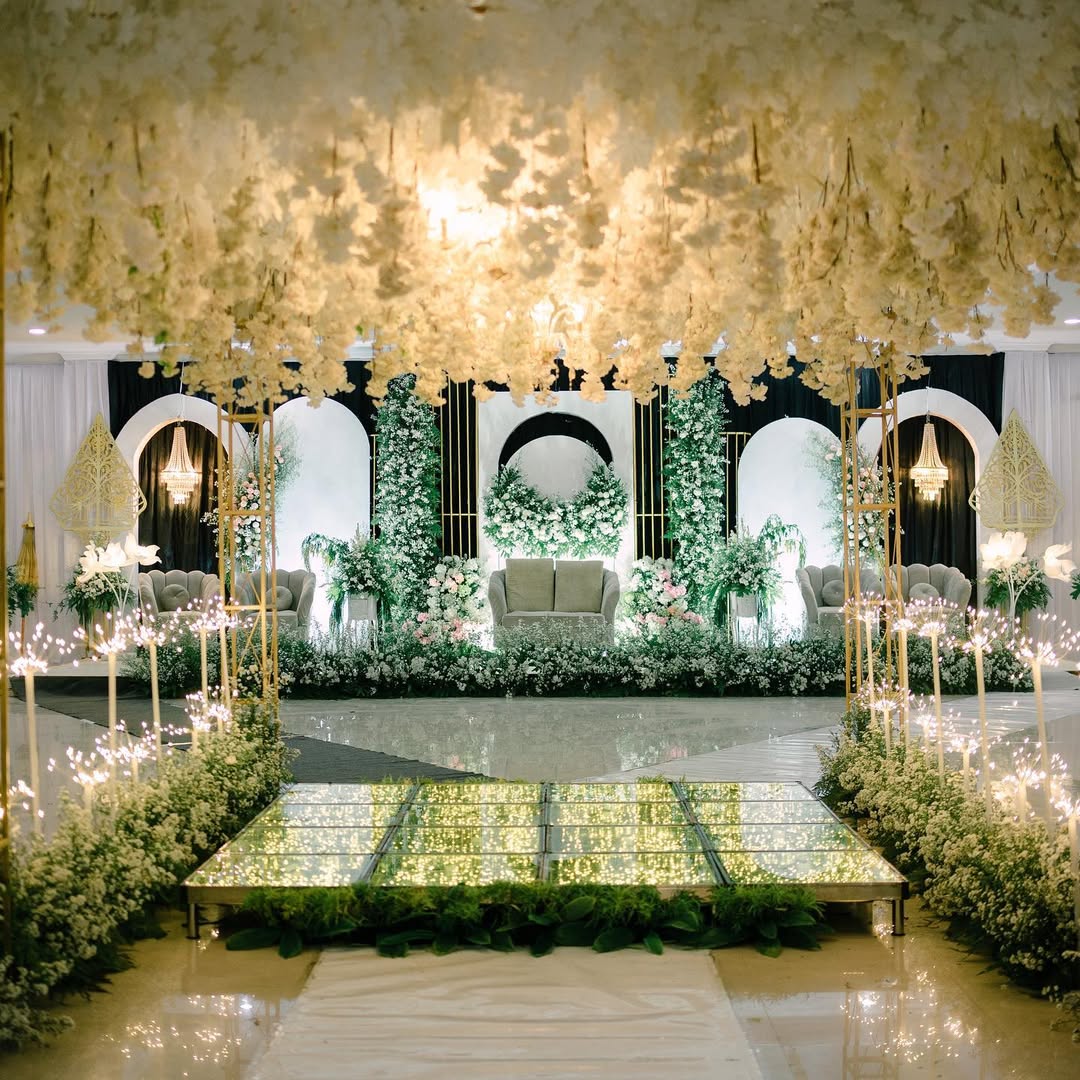 The Grand Hall Masjid Daarul Matiin Cibadak